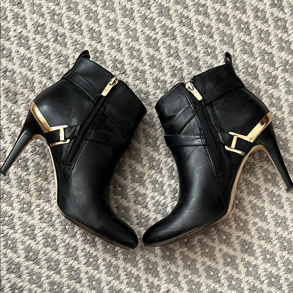 Mark Fisher Black Boots Heels Gold Hardware - Picture 6 of 11